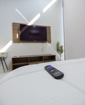 1 bedroom, desk, iron/ironing board, WiFi - 1 Queen, Wifi, Parking, Terrace - 2 people (Monterrey)