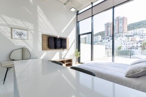 1 bedroom, desk, iron/ironing board, WiFi - 1 Queen, Wifi, Parking, Terrace - 2 people (Monterrey)