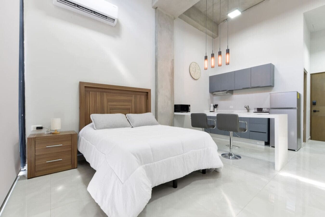 1 bedroom, desk, iron/ironing board, WiFi