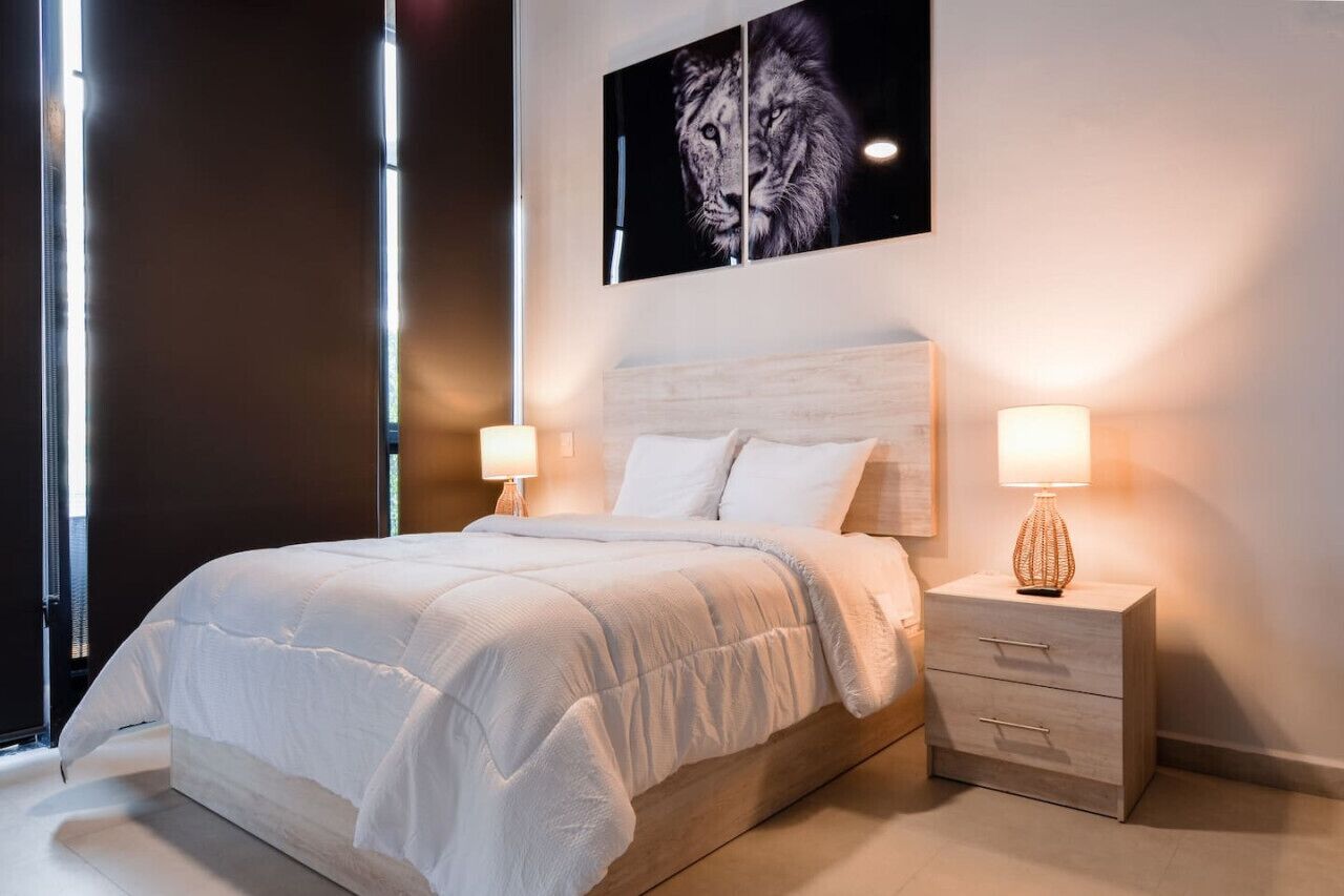 1 bedroom, desk, WiFi, bed sheets