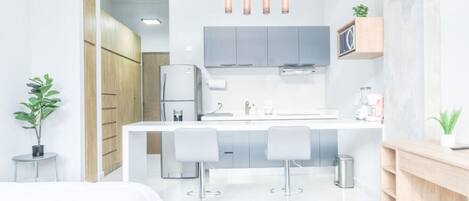 1 bedroom, desk, iron/ironing board, WiFi