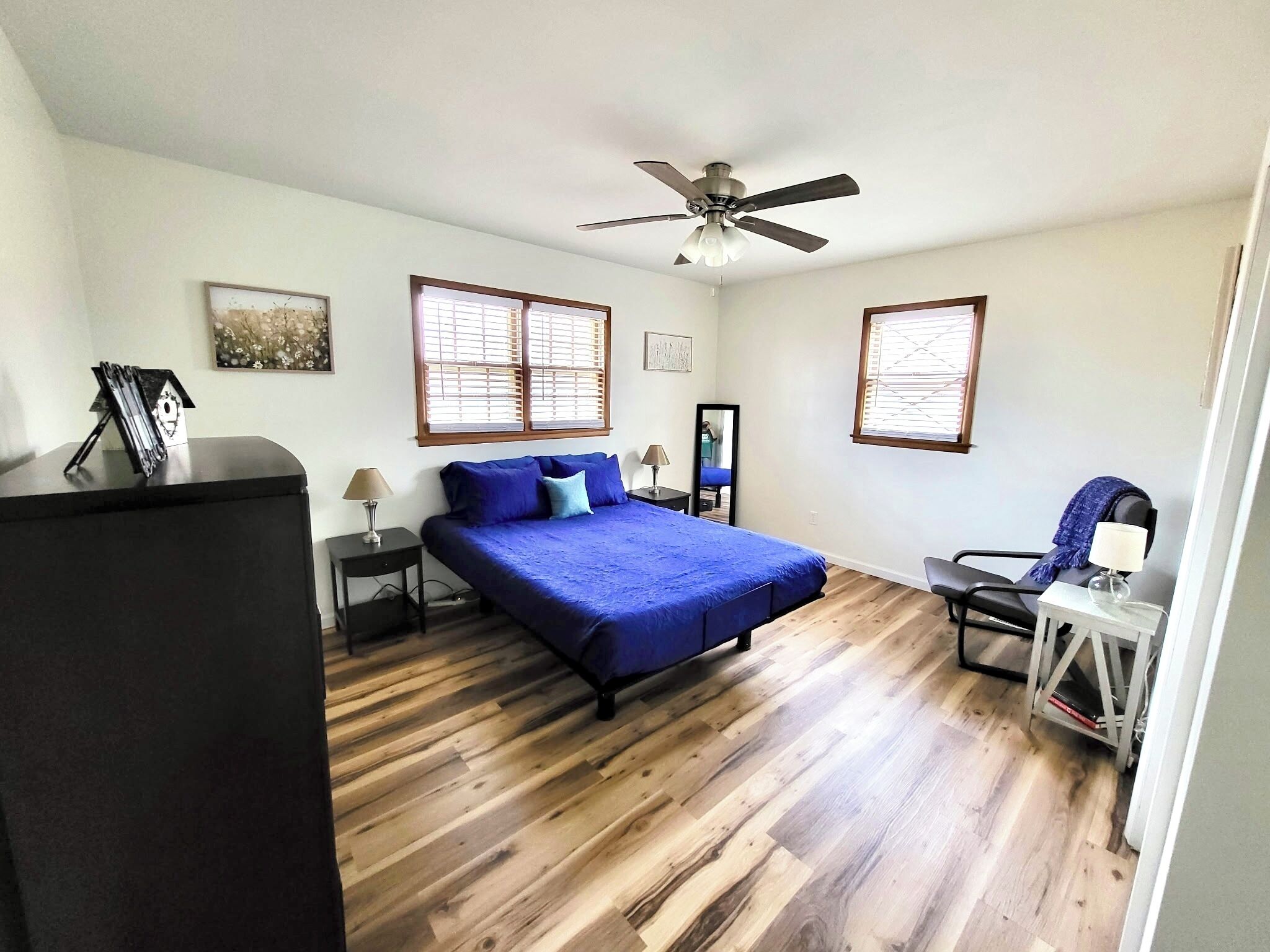 3 bedrooms, desk, iron/ironing board, free WiFi