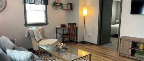 2 habitaciones, tabla de planchar con plancha, wifi y ropa de cama