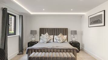 4 Schlafzimmer, Bügeleisen/Bügelbrett, Internetzugang, Bettwäsche