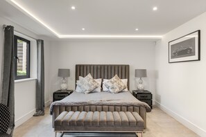 4 chambres, fer et planche à repasser, accès Internet, draps fournis