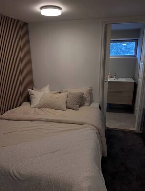 Loft, 2 Bedrooms, Smoking