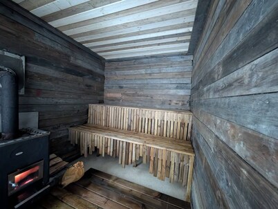 Oslo Wildwood · Wood-fired hot tub Retre