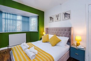 Unclassified image, 4 of 32, button