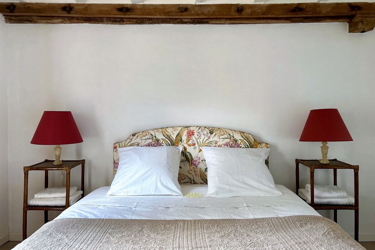 Gite Lin | Premium bedding, laptop workspace, WiFi (free), individually decorated