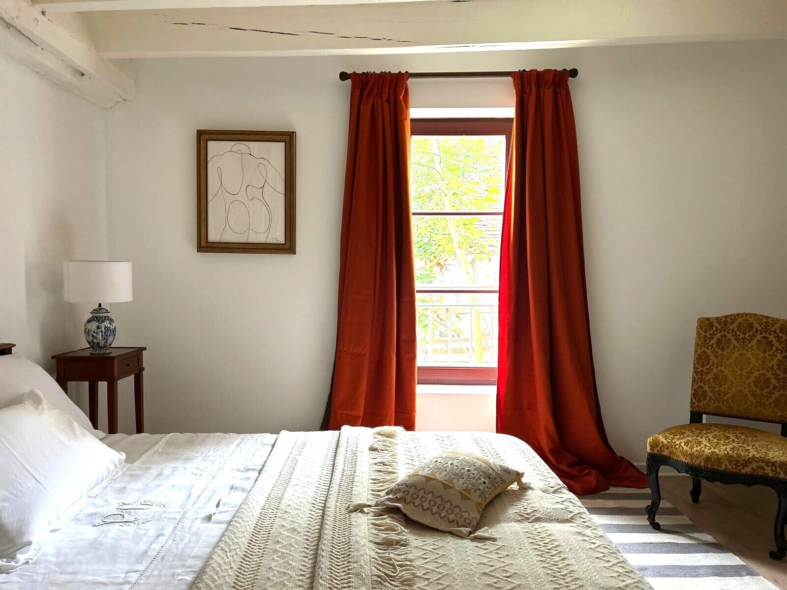 Decoración personalizada, muebles diferentes y wifi gratis 