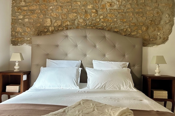 Tweepersoonskamer | Luxe beddengoed, een laptopwerkplek, gratis wifi