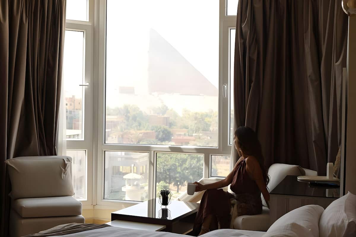 Kamer, 1 twee- of 2 eenpersoonsbedden, balkon, uitzicht op de stad