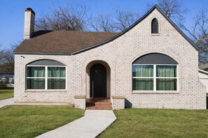 Exterior - Quiet Gainesville Get-A-Way - Close to Winstar  (Gainesville)