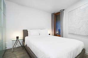 2 bedrooms, WiFi, bed sheets - Beautiful home in the Heart of Whistler Village (Whistler)