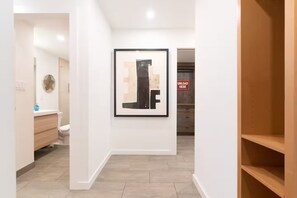 Unclassified image, 5 of 24, button