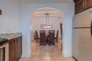 Interior - 2-bedroom condo with pool, gym and water park! (Beaupré)