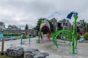 Children’s area - Mont Sainte-Anne: Spacious 3-bedroom condo (Beaupré)