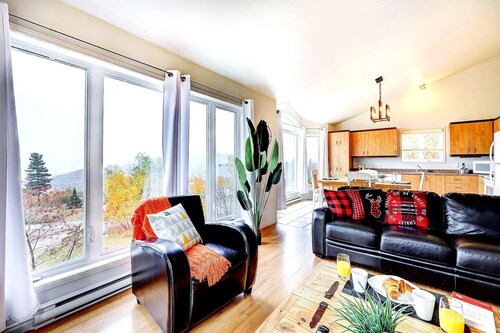 2 bdrm-Fireplace | Wi-Fi | Equipped kitchen | View