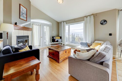 2CH - Fireplace + Panoramic View - Upper Unit