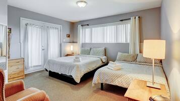 3 bedrooms, travel crib, WiFi (free), bed sheets