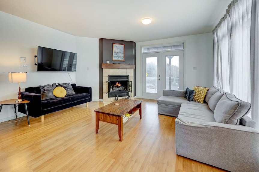 3br/2ba - Billiards, Spa, Fp - Lower Unit - Charlevoix