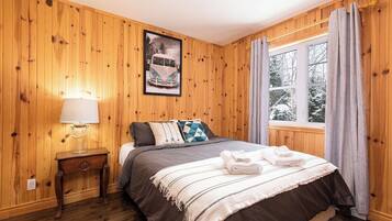 4 bedrooms, free WiFi, bed sheets