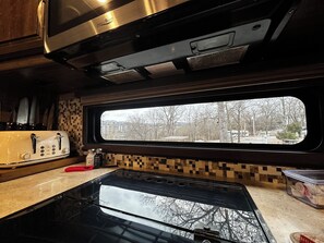 Unclassified image, 2 of 9, button - Luxury RV Retreat in Branson, MO – Near Table Rock Lake & The Strip (Branson)