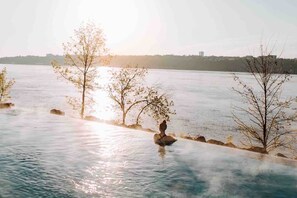 Spa - 2BR Condo - 500m to Old Quebec - AC, Gym, Dining (Québec City)