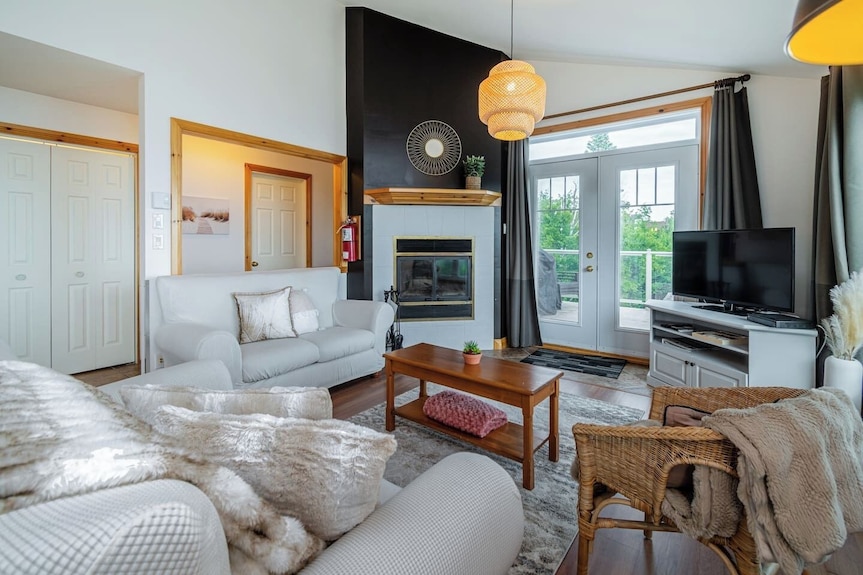 Panoramic View: 2br + Fp + Bbq + Terrace - Upper - Baie-Saint-Paul