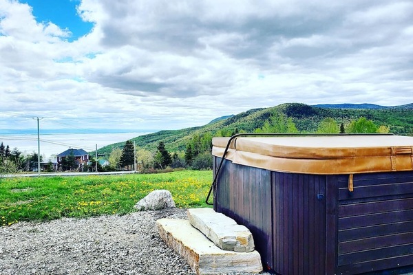 Imaginez vous entrain de relaxer dans le Spa, entouré de la famille et d’amis, à admirer le magnifique paysage!