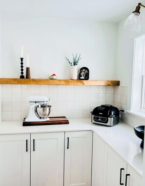 Unclassified image, 3 of 15, button