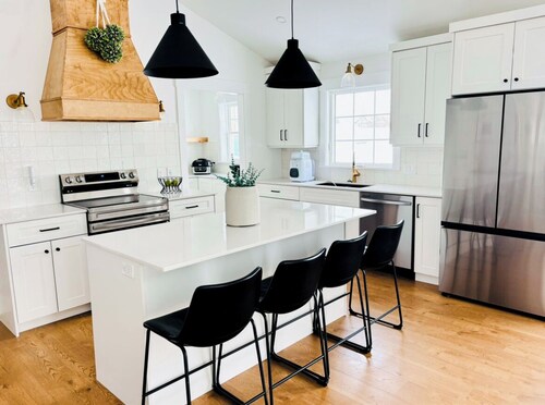 Cozy Family Friendly Bungalow minutes from Downtown Charlottetown