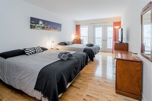 2 bedrooms, travel cot, free WiFi, bed sheets - Charming Condo - Perfect for Visiting Quebec City (Québec City)