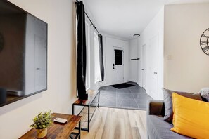 TV - 3BR - 10 Min to Old Quebec + Free Street Parking (Québec City)