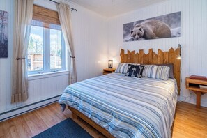4 habitaciones, tabla de planchar con plancha y cuna de viaje 