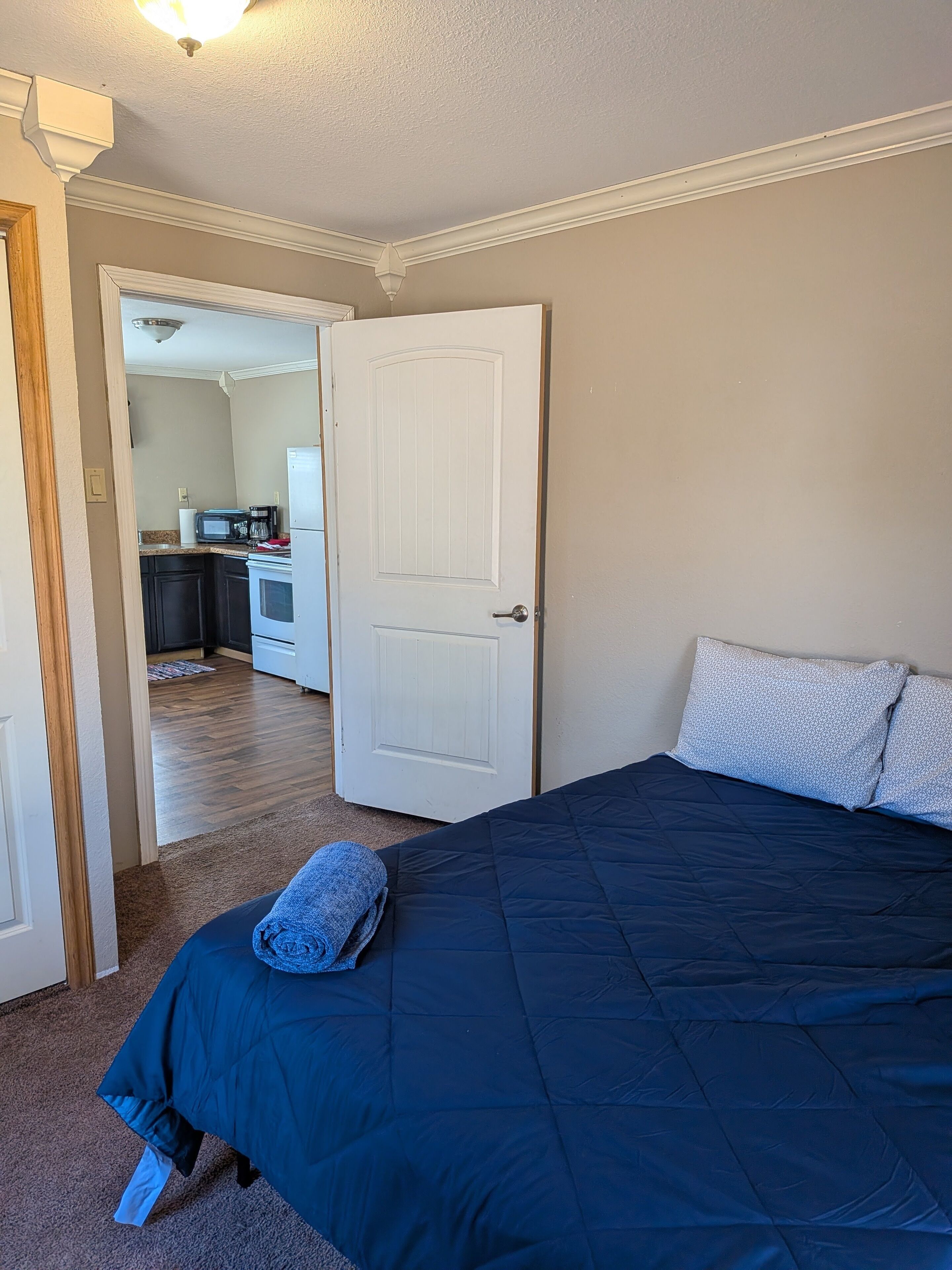 2 chambres, fer et planche à repasser, accès Internet, draps fournis