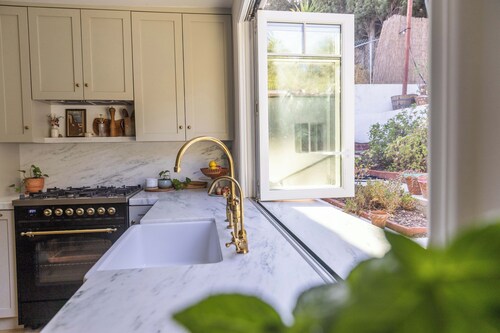 Casita Verdita - LA Spanish Bungalow in the Hills