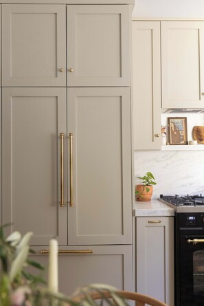 Horno, parrilla de estufa y lavavajillas 