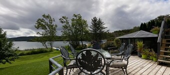 *Lakeside* 3BR - Kayak, Spa, FP, Billiards, AC