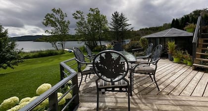 *Lakeside* 3BR - Kayak, Spa, FP, Billiards, AC