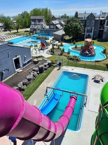 1 Bdrm Condo Aqua Park & ​​Pool - Arcade, FP