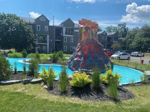 Property grounds - Anglais 2BR Condo MSA - Pool & Spas (Beaupré)