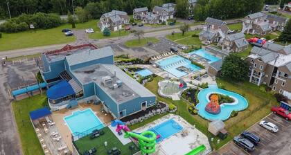 Anglais 2BR Condo MSA - Pool & Spas