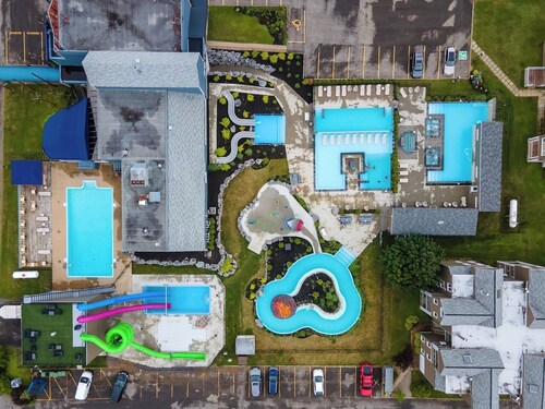 MSA condo with year-round heated pool and spa!