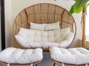 Unclassified image, 3 of 31, button - Bright 2BR retreat w/ pool & gym (Tondoroque)