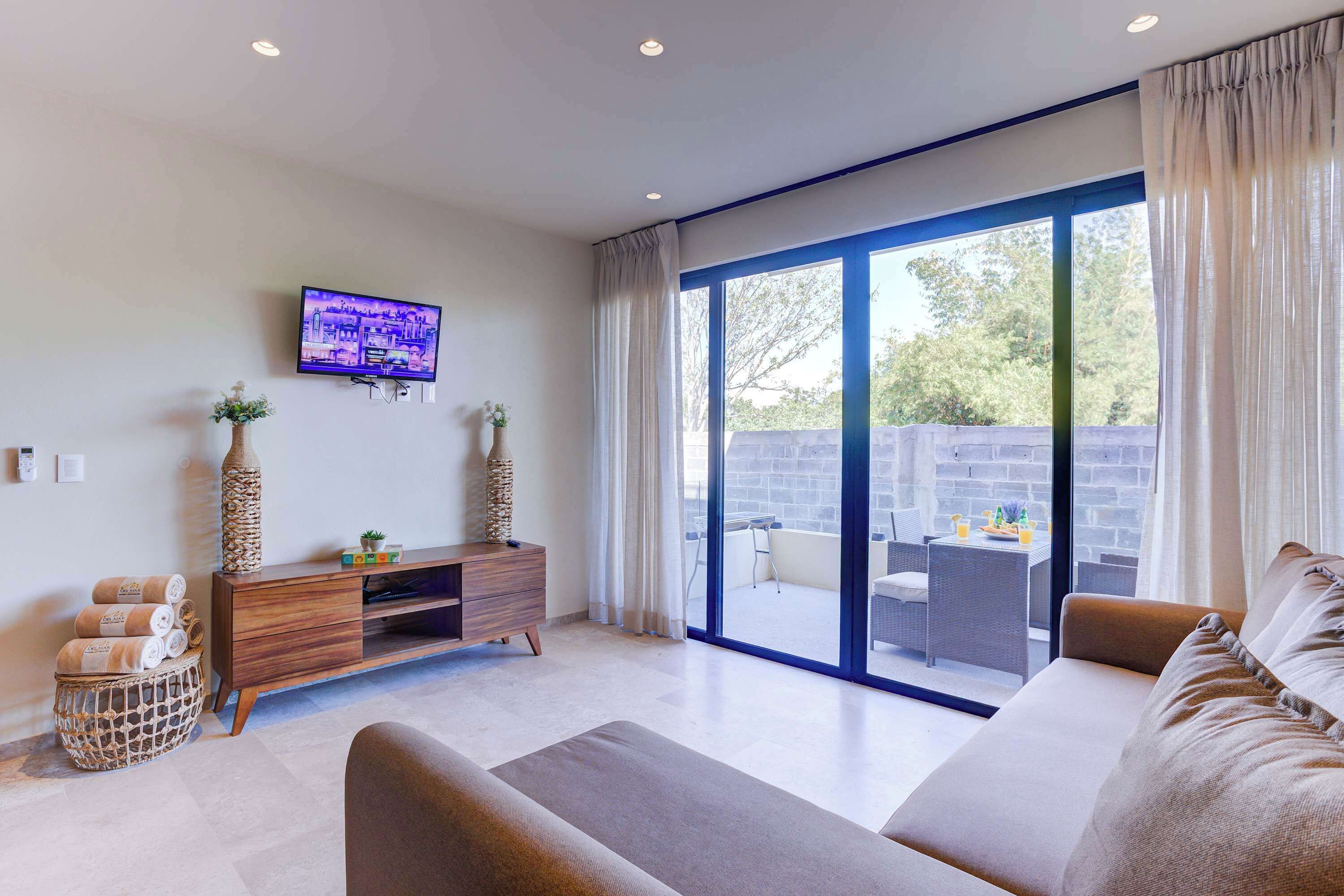 テレビ、書斎 / ワークスペース