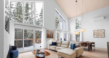La Skandinav-4BR + AC + WiFi + FP + Hot Tub+Sauna