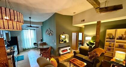 Downtown 3BR Historic Loft Suite