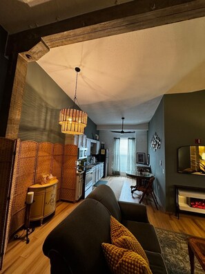 Luokittelematon kuva, 5 kautta 14, painike