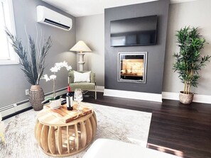 Unclassified image, 3 of 29, button - Stylish Boho Home Minutes from Downtown London (London)